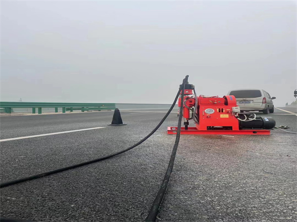 坡头马路路基路面开裂下沉注浆加固灌浆